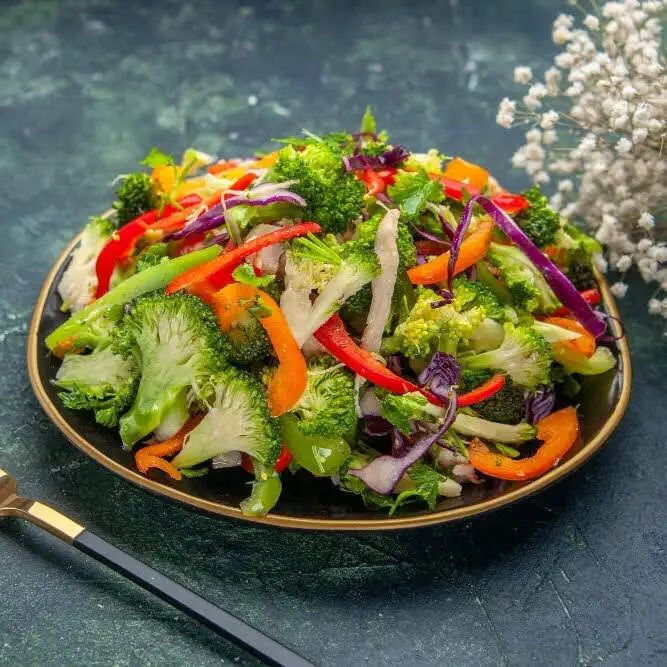Веганский салат «Свежий зеленый оазис»